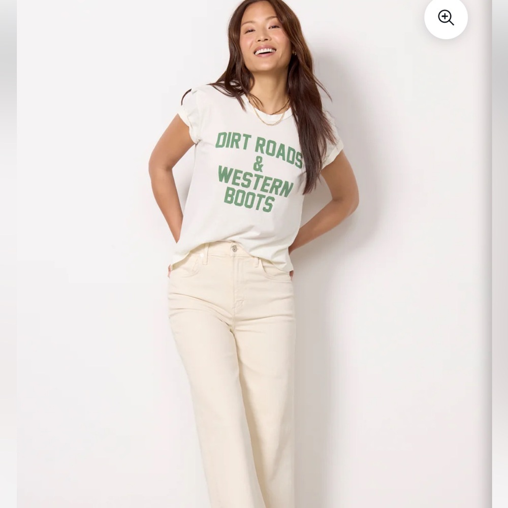 NWT Dirt Roads and Western Boots Graphic Tee